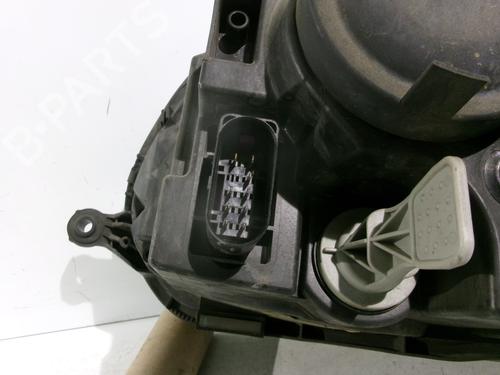 Right headlight VW GOLF V (1K1) 2.0 TDI | BP29504431C29 