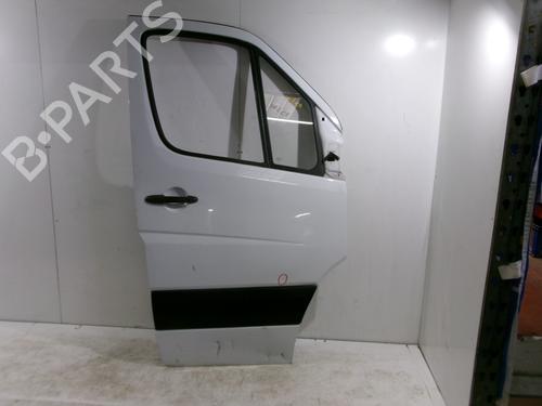 Used Right front door MERCEDES-BENZ SPRINTER 3,5-t Van (B906) 313 CDI (906.631, 906.633, 906.635, 906.637) (129 hp) 24032080