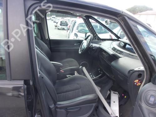 Piloto trasero izquierdo RENAULT ESPACE IV (JK0/1_) 2.0 dCi (JK03, JK04, JK1C, JK1G, JK1J, JK1K) | BP22328381C34 