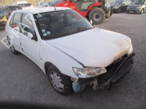 Right taillight PEUGEOT 306 Hatchback (7A, 7C, N3, N5) 1.9 D | BP22323736C35 