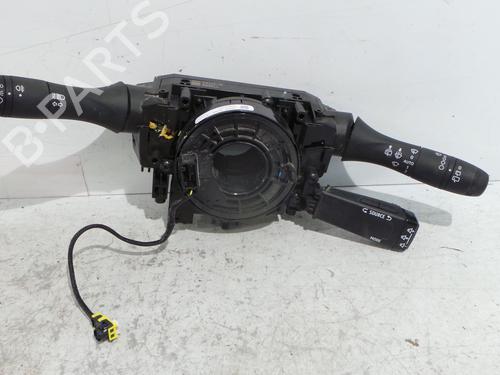 steering-column-stalk-renault-clio-v-b7_-2019-37738803 main image