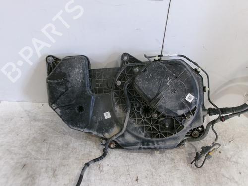 adblue-tank-renault-megane-iv-hatchback-b9amn_-2015-33312978 main image