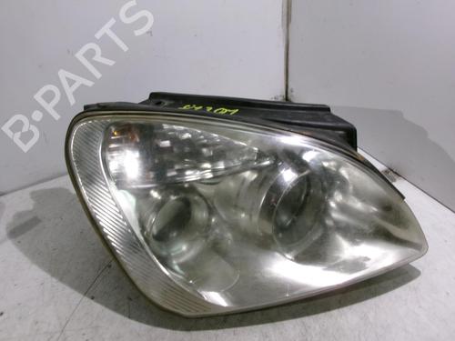 Right headlight KIA CARENS III MPV (UN) 2.0 CRDi 140 | BP22539879C29 