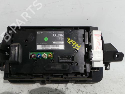 display-monitor-renault-megane-iii-hatchback-bz01_-b3_-2008-32709419 main image