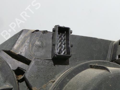 Used Right headlight Right headlight PEUGEOT 307 (3A/C) 2.0 HDi 90 (90 hp) 36418951 36418951