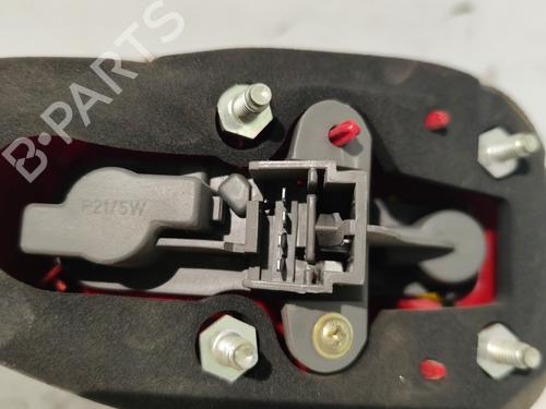 Used Right taillight Right taillight ALFA ROMEO 147 (937_) 1.9 JTD (937.AXD1A, 937.BXD1A, 937.AXV1A, 937.BXB1A,... (115 hp) 22324340 22324340