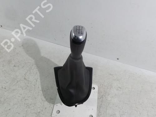 Used Shift knob RENAULT CLIO IV (BH_) 0.9 TCe 75 (BHNP) (76 hp) 30875909