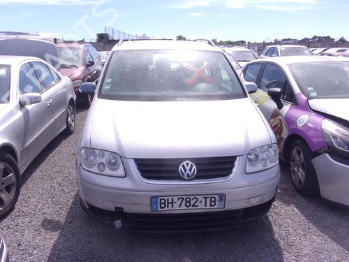 Right headlight VW TOURAN (1T1, 1T2) 2.0 TDI | BP22325222C29 