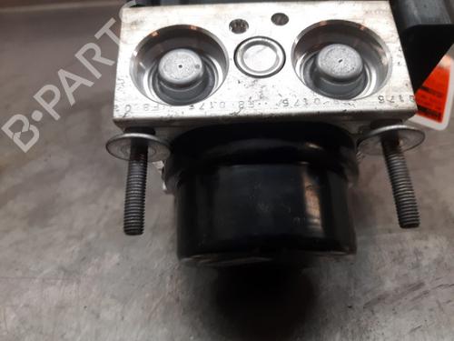 Used ABS pump TOYOTA YARIS (_P13_) 1.0 (KSP130_, KSP130) (69 hp) 24028273