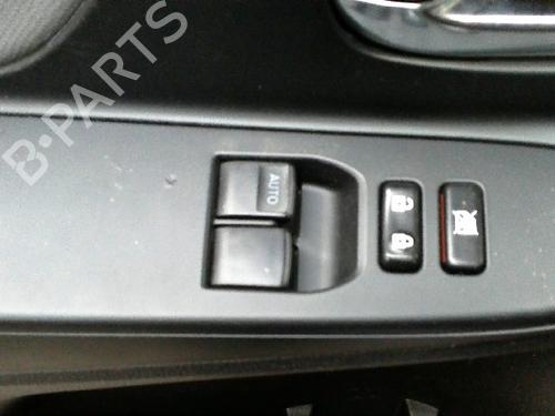 Used Switch TOYOTA YARIS (_P13_) 1.5 Hybrid (NHP130_) (101 hp) 22158784