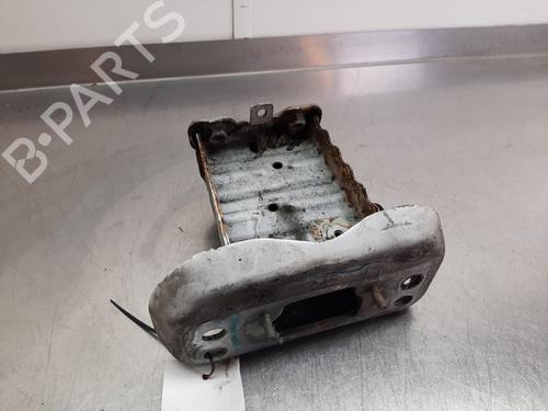 Used Front bumper bracket TOYOTA YARIS (_P13_) 1.4 D (NLP130_, NLP130) (90 hp) 24495637