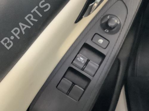 switch-mazda-2-hatchback-dl-dj-2014-24330592 main image