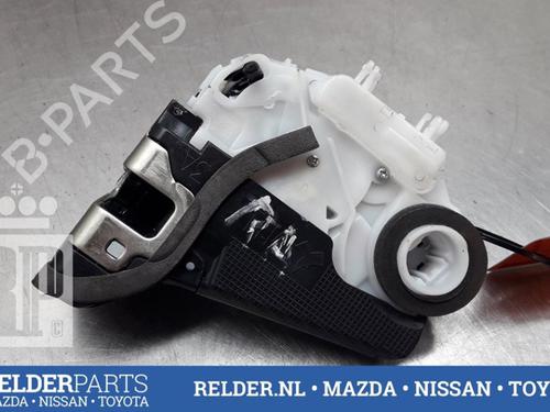 Rear right lock TOYOTA YARIS (_P13_) 1.5 Hybrid (NHP130_, NHP130) | BP22160432C99 
