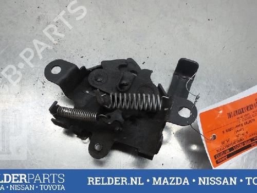 Used Hood lock TOYOTA YARIS (_P9_) 1.3 VVT-i (SCP90_, SCP90R) (87 hp) 22144914