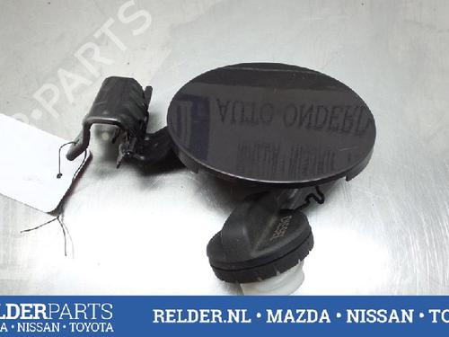Klapa wlewu paliwa TOYOTA YARIS (_P9_) 1.4 D-4D (NLP90_, NLP90R) | BP22148942C131 