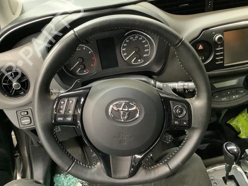 Used Steering wheel TOYOTA YARIS (_P13_) 1.5 (NSP131_) (112 hp) 22168236