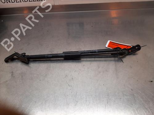 Used Tailgate lift support TOYOTA YARIS (_P13_) 1.5 Hybrid (NHP130_, NHP130) (101 hp) 22166167