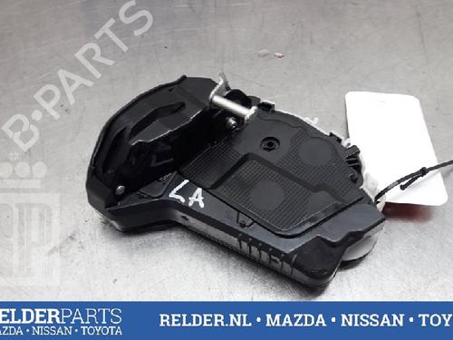 Used Rear left lock TOYOTA YARIS (_P13_) 1.5 Hybrid (NHP130_) (101 hp) 22161316