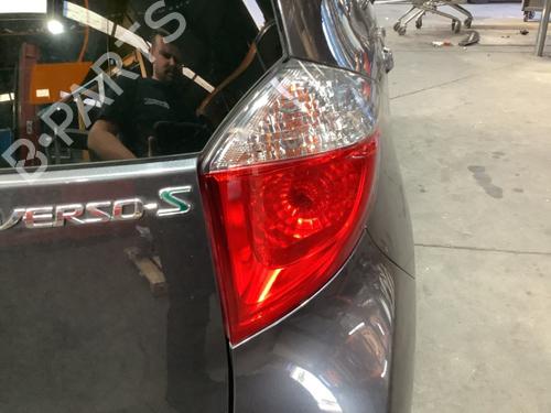 Used Right taillight TOYOTA VERSO S (_P12_) 1.33 (NSP120_) (99 hp) 29009487