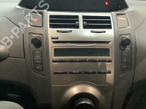 Used Radio TOYOTA YARIS (_P9_) 1.0 VVT-i (KSP90_, KSP90R) (69 hp) 31571257
