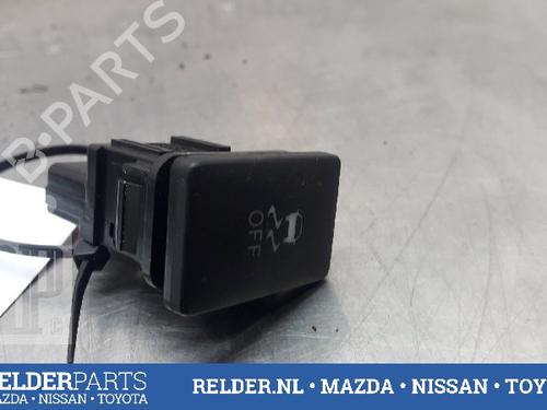 Used Switch TOYOTA YARIS (_P13_) 1.5 Hybrid (NHP130_) (101 hp) 22159268