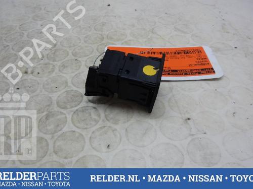 Używane Przełącznik TOYOTA AURIS (_E15_) 1.8 Hybrid (ZWE150_, ZWE150R) (136 hp) 22141806