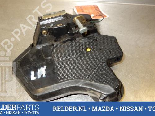 Used Rear left lock TOYOTA COROLLA Verso (_E12_) 2.0 D-4D (CDE120_, CDE120R) (90 hp) 22137859
