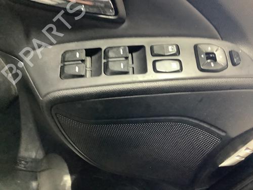 Used Switch HYUNDAI ix35 (LM, EL, ELH) 2.0 (163 hp) 29576243