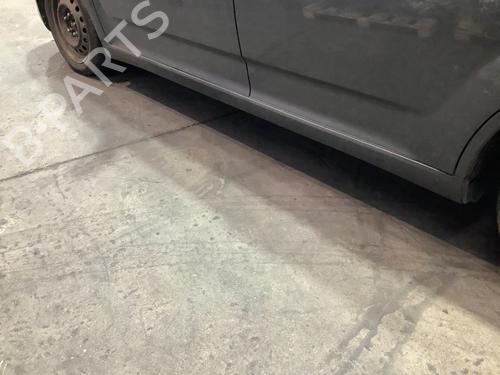 Used Left sideskirt TOYOTA COROLLA Verso (ZER_, ZZE12_, R1_) 2.2 D-4D (AUR10_, AUR10R) (136 hp) 29698633
