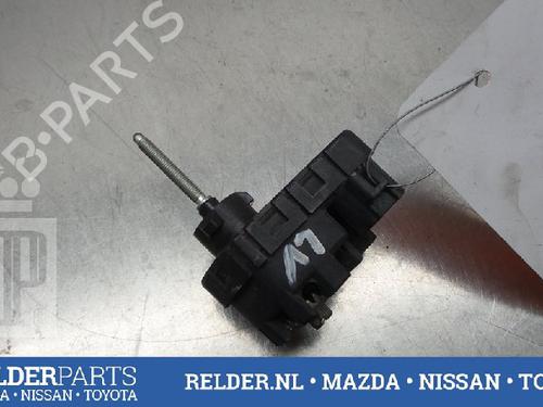Used Headlight adjuster motor TOYOTA AVENSIS (_T25_) 2.0 D-4D (CDT250_, CDT250R) (116 hp) 22141773