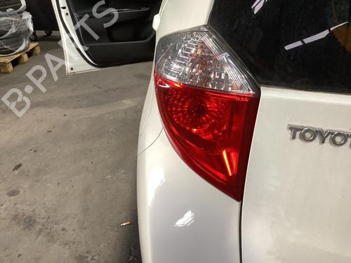 Feu arrière gauche Feu arrière gauche TOYOTA VERSO S (_P12_) 1.33 (NSP120_) (99 hp) 34182863 34182863
