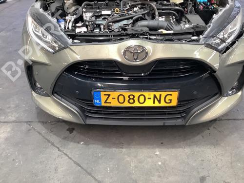 Used Grille TOYOTA YARIS (_P21_, _PA1_, _PH1_) 1.5 Hybrid (MXPH10, MXPH11) (116 hp) 30052318