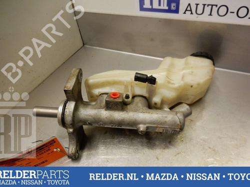 Used Brake master cylinder TOYOTA COROLLA Saloon (_E12_) 1.6 VVT-i (ZZE121_, ZZE121R) (110 hp) 22161285