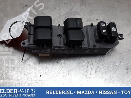 Used Switch TOYOTA YARIS (_P13_) 1.3 (NSP130_, NSP130) (99 hp) 22159690