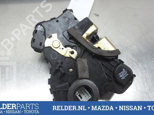 Front left lock TOYOTA AVENSIS Estate (_T25_) 2.0 D-4D (CDT250_, CDT250R) | BP22152874C98 