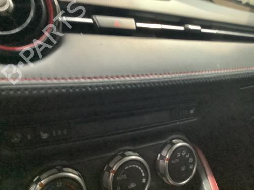 switch-mazda-cx-3-dk-2015-32221169 main image