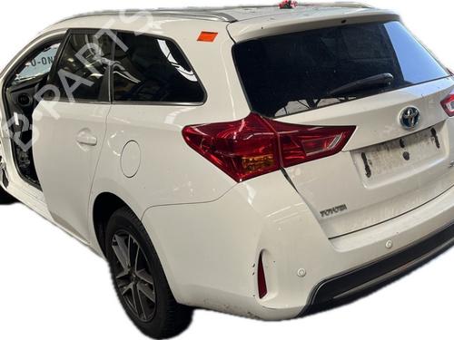 Seat buckle TOYOTA AURIS Estate (_E18_) 1.8 Hybrid (ZWE186_, ZWE186R, ZWE186H) | BP22170656I32 