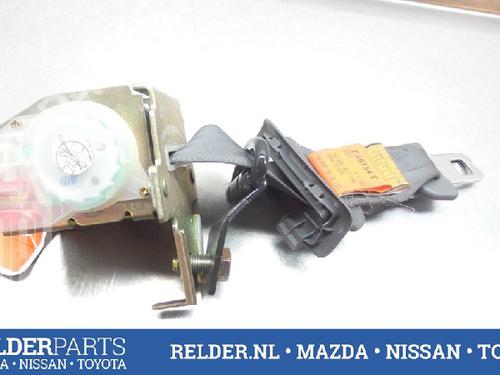 Sikkerhedssele bag midten MAZDA 323 S VI Saloon (BJ) 2.0 TD (BJEP) (90 hp) 22138897