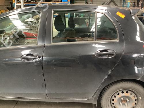 Used Left rear door TOYOTA YARIS (_P9_) 1.3 VVT-i (SCP90_, SCP90R) (87 hp) 22171083