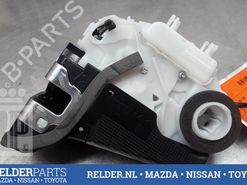 Rear right lock TOYOTA YARIS (_P13_) 1.5 Hybrid (NHP130_, NHP130) | BP22160823C99 