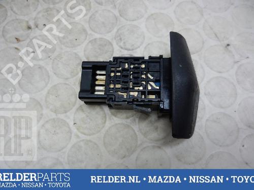 Used Warning switch NISSAN PRIMERA Hatchback (P12) 1.8 (115 hp) 22142210