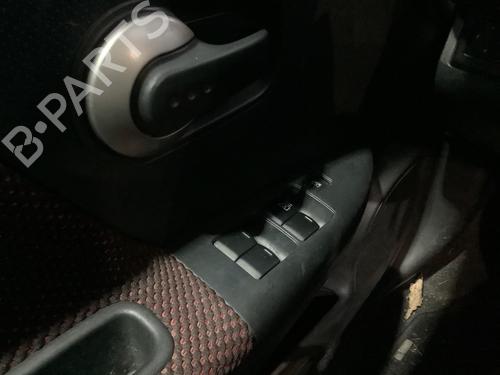 Used Switch NISSAN NOTE (E11, NE11) 1.6 (110 hp) 31755512