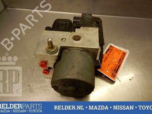 Used ABS pump TOYOTA COROLLA (_E12_) 2.0 D-4D (CDE120R, CDE120L_) (110 hp) 22140680