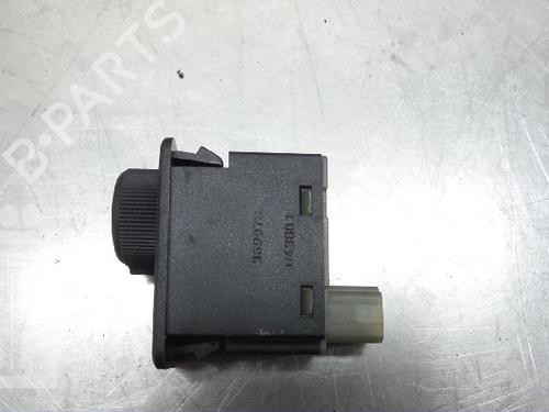Used Switch NISSAN ALMERA TINO (V10) 1.8 (114 hp) 22150953