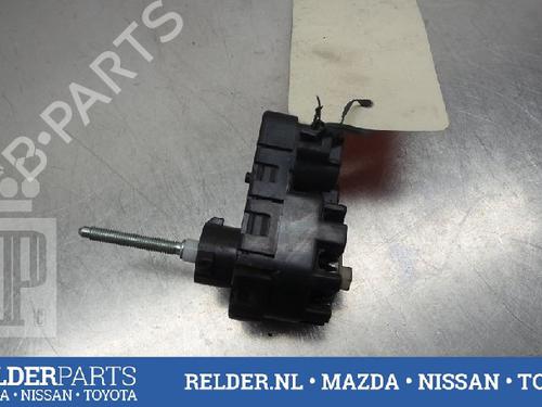 Used Headlight adjuster motor TOYOTA AVENSIS (_T25_) 2.0 D-4D (CDT250_, CDT250R) (116 hp) 22135316