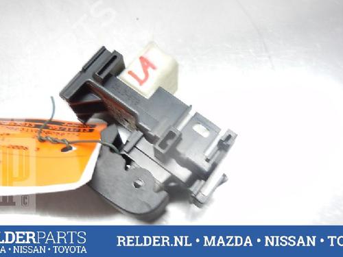 Used Switch TOYOTA RAV 4 III (_A3_) 2.2 D 4WD (ALA30_, ALA30R) (177 hp) 22144285
