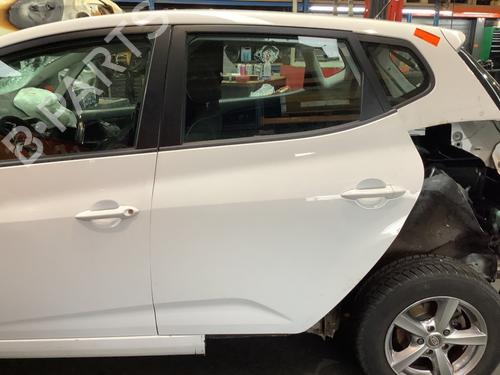 Puerta trasera izquierda KIA VENGA (YN) 1.4 CVVT (90 hp) 32082689