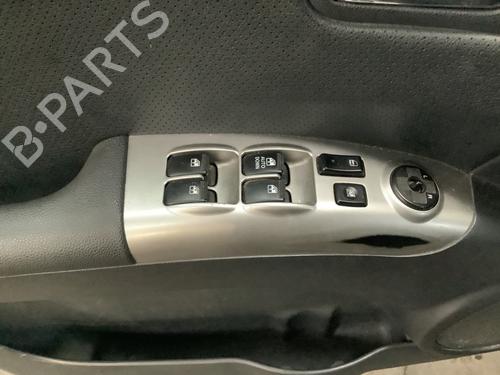 Used Switch KIA SPORTAGE II (JE_, KM_) 2.0 i 16V (141 hp) 22356602