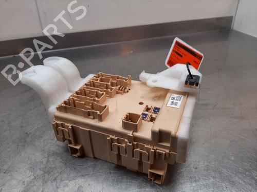 Used Fuse box Fuse box 22172149 22172149