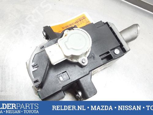 Used Gear lever TOYOTA PRIUS Liftback (_W2_) 1.5 Hybrid (NHW20_, NHW20R) (112 hp) 22145536